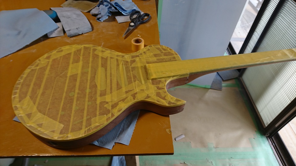 エレキギター自作に初挑戦 バックの潰し塗装とサンバースト